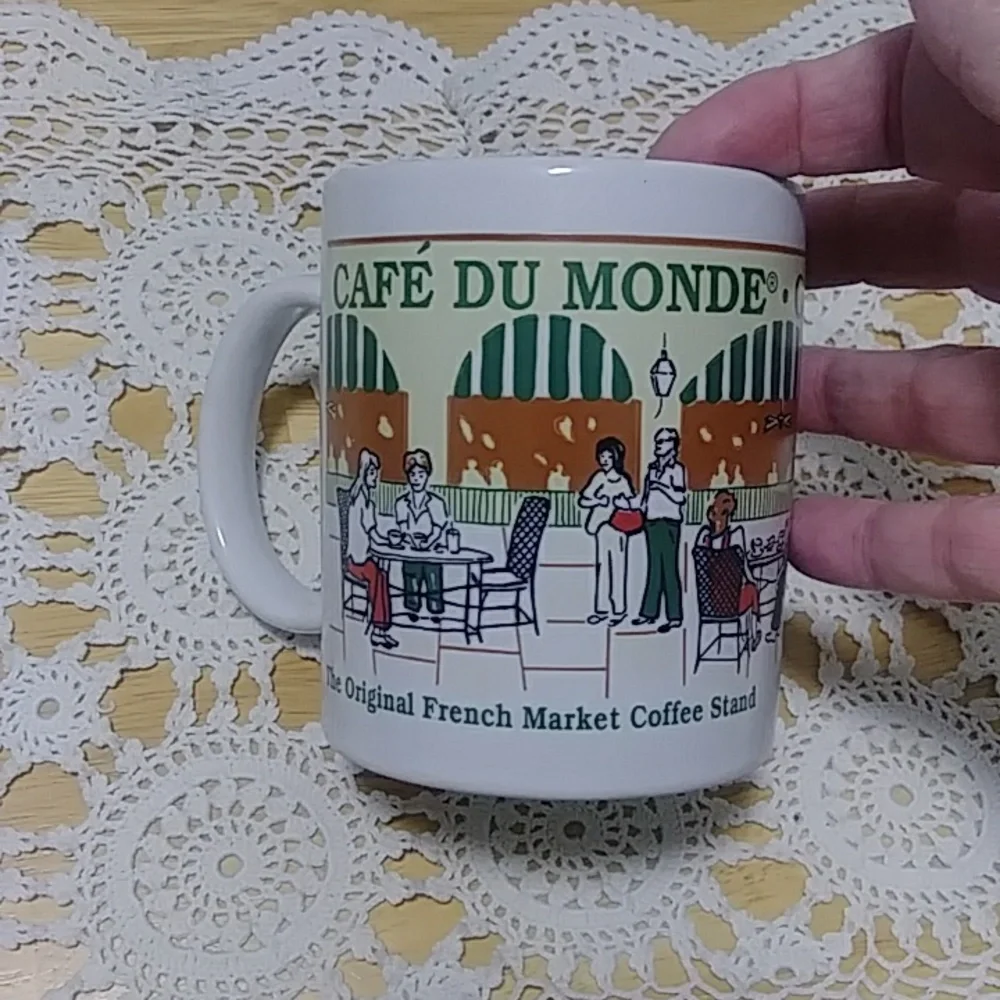 Collectible Cafe' Du Monde New Orleans coffee cup